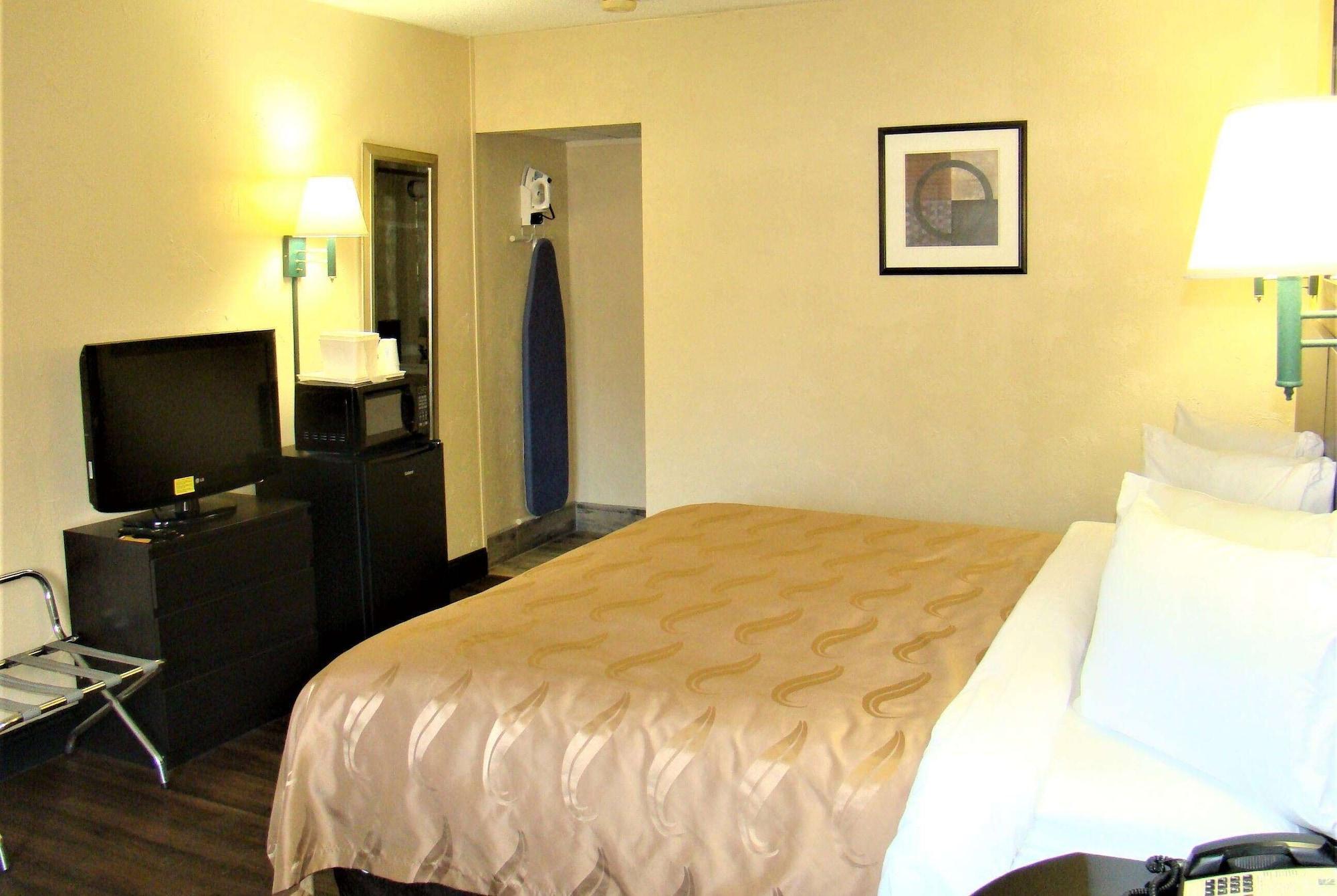Baymont By Wyndham Front Royal Near Shenandoah National Park Hotell Exteriör bild