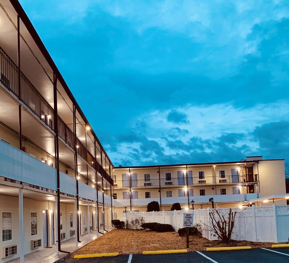 Baymont By Wyndham Front Royal Near Shenandoah National Park Hotell Exteriör bild